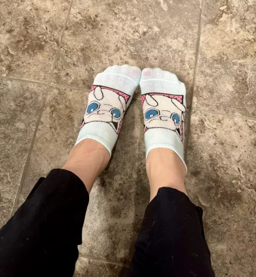 Jigglypuff just accentuates the cuteness of my feet 😍😍