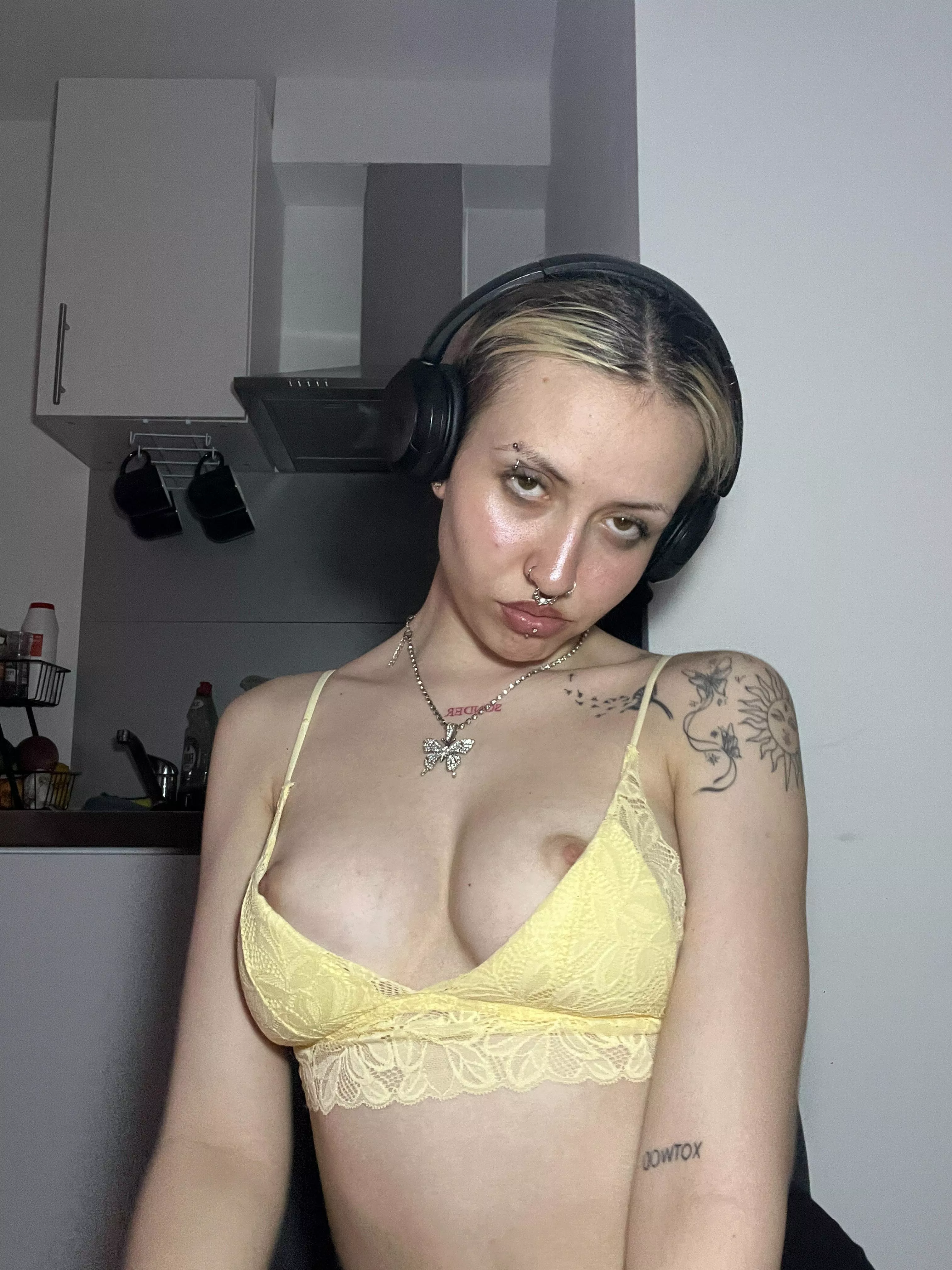 Just another goth girl that likes to play dirty