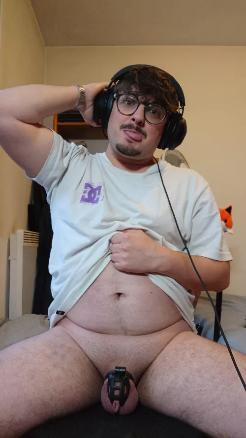 Just trying to be a good locked gaymer 😋👉🏻👈🏻