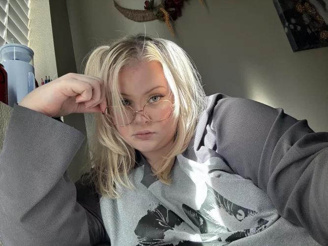 lazy ass saturday filming content and smoking 