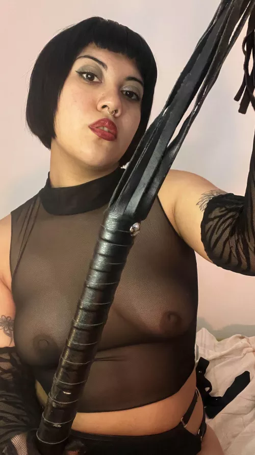 Lend me your ass for a spaking session, I'll give it back when it's all turned red