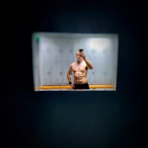 Lifting and Sauna for self care Sunday 💥. Treat yourself well today 🌹