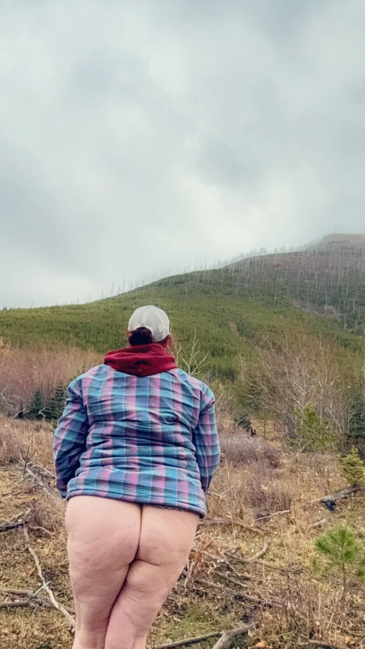 Looks a like a storm is brewing. Had to pull out the insulated flannel 