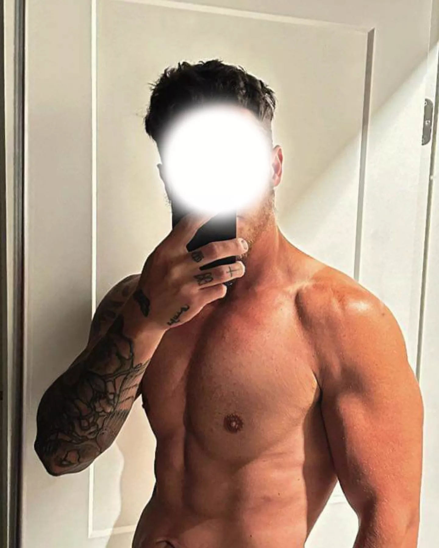 (M)4 F looking for a NSA Late tonight after Halloween Party 