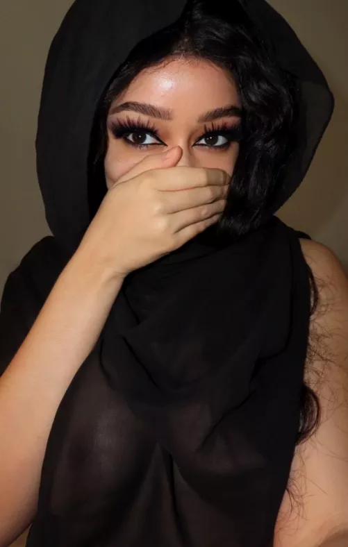 Mesmerizing looks with a touch of daring.