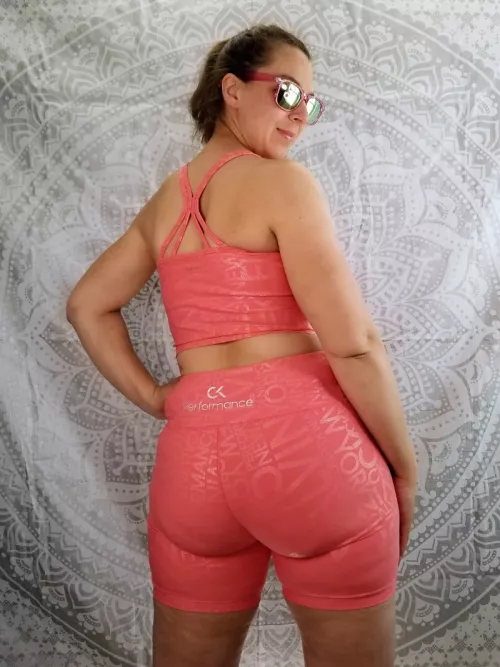 My mombod in a CK Performance workout set.