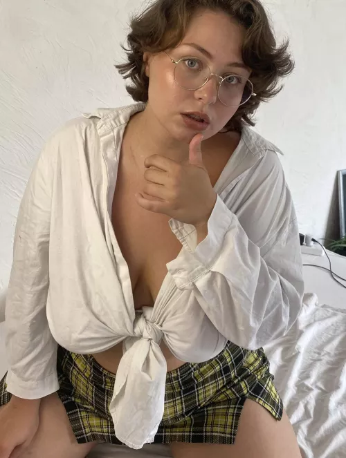 Need a pervy daddy who needs a chubby college girl