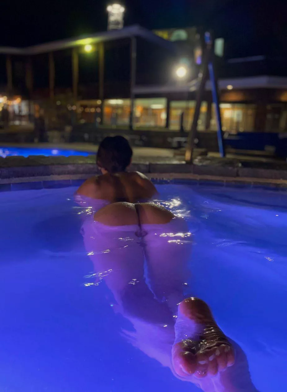 Need someone to help me make this hot tub even hotter ;)