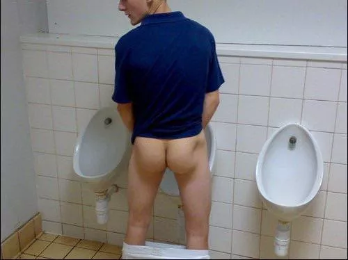 pure masculine confidence. Not a divider in sight 💪🏻