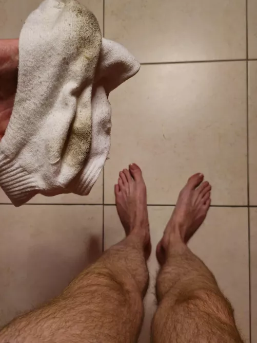 Selling (EU). Dm me. 