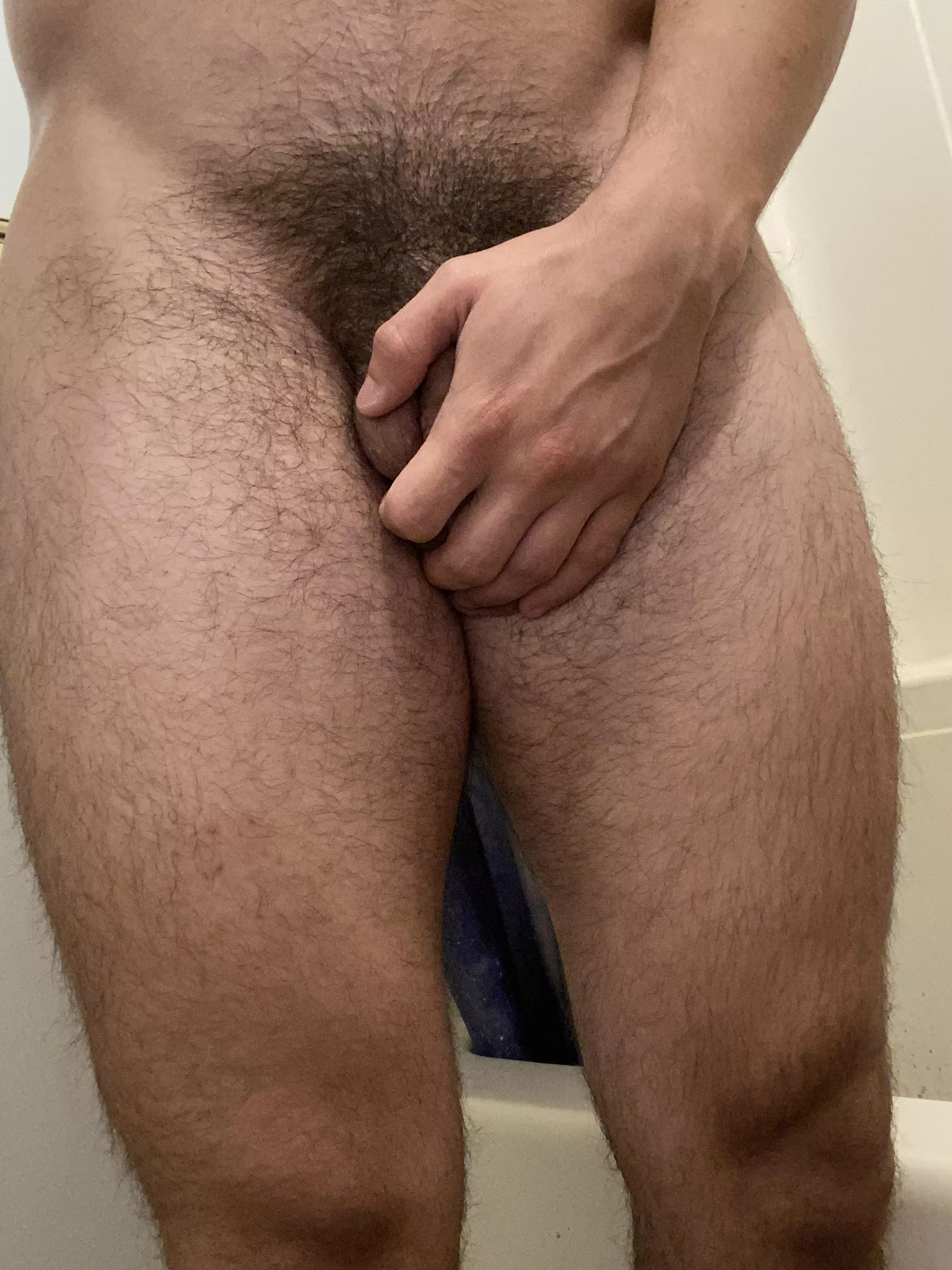 Should a 20 yr old have hairy legs?