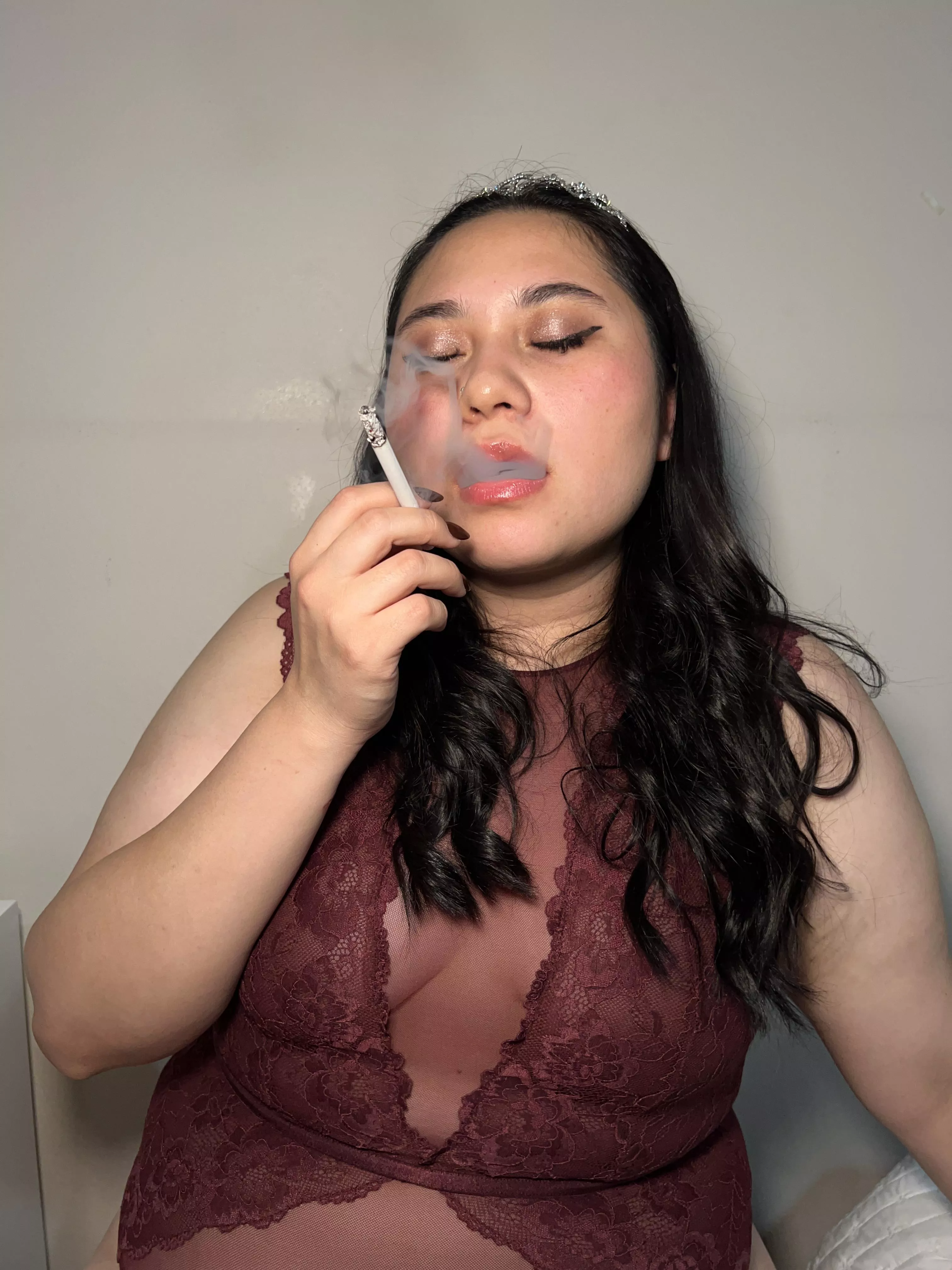 smoking in sexy outfits is 🥵🥵