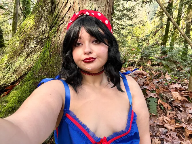 Snow Whites facial in the woods (f) 