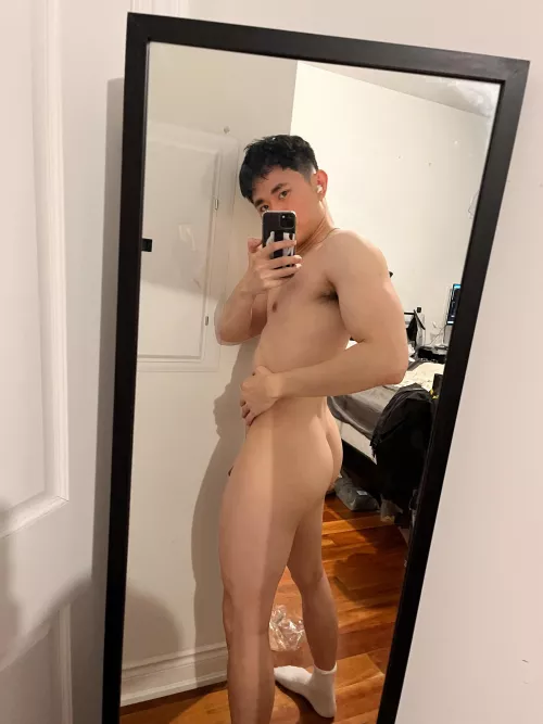 Squeeze my ass when we hug 🥵