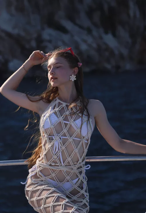 The beach makes me happy, the sun and the ocean too