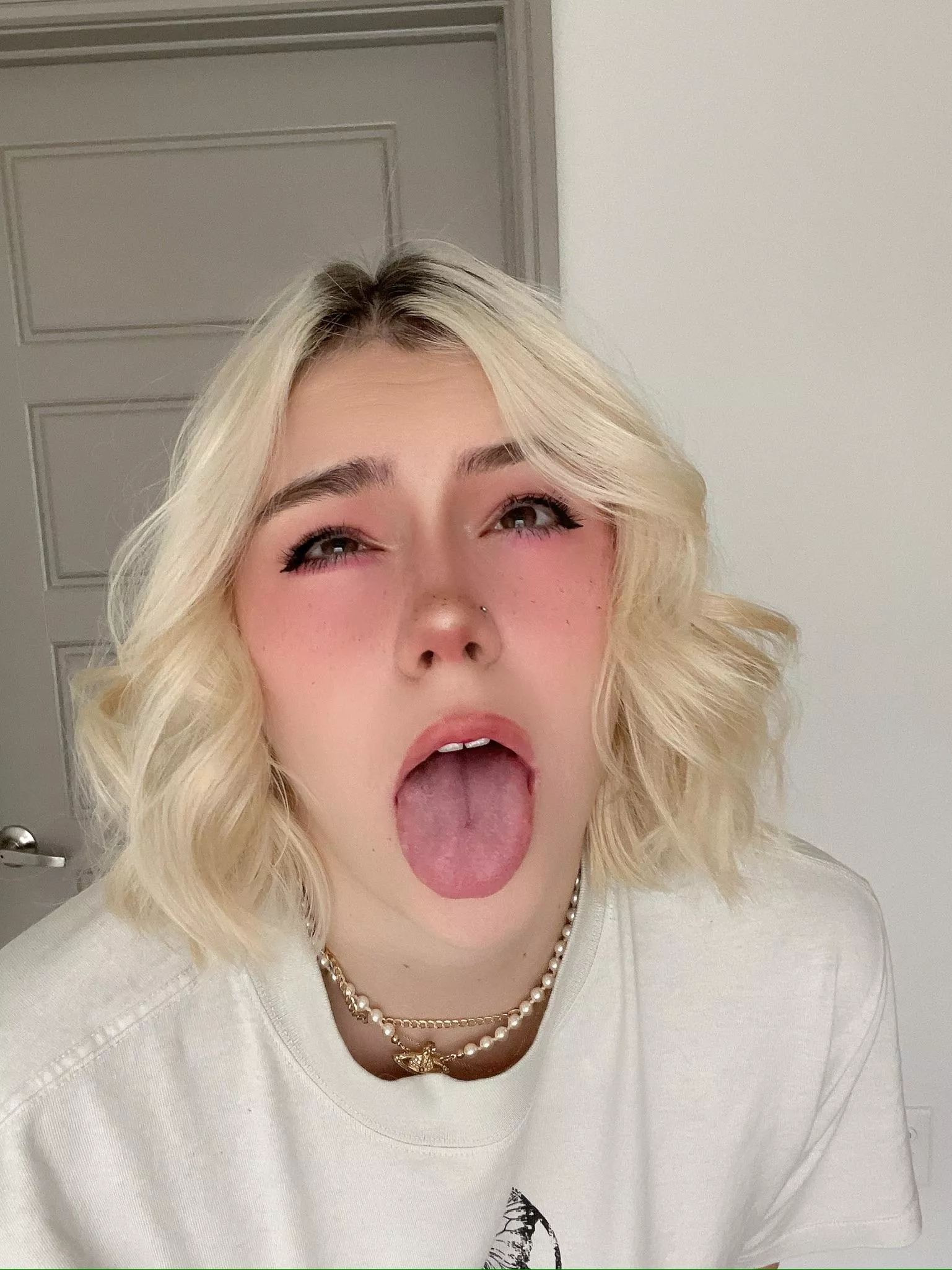 Tongue out, eyes rolled back… who’s got the full load for me? 😜💦