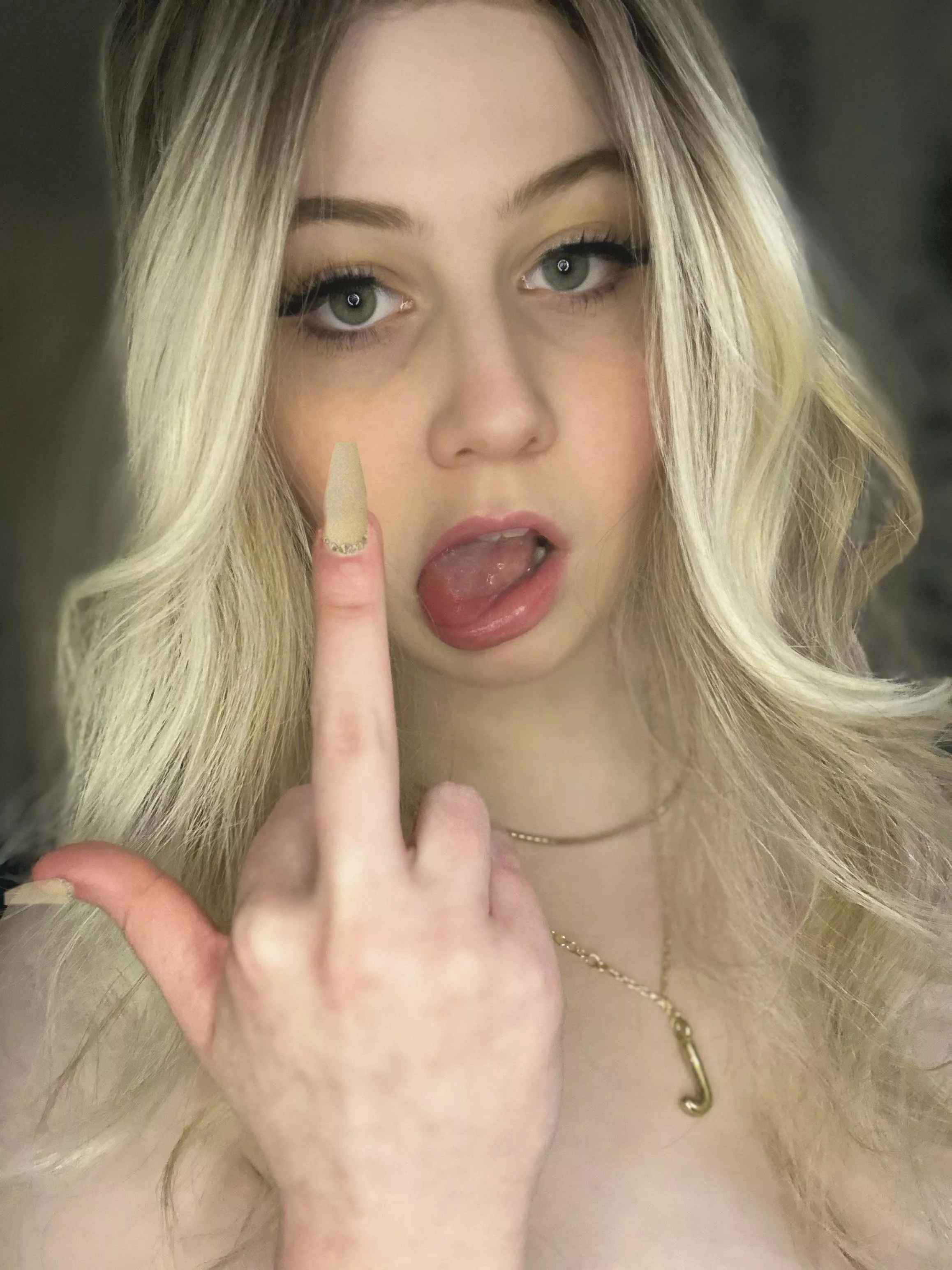 Want to be made fun of to? Send a tribute and you will be owned by me 