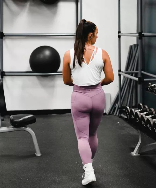 What I wear at the gym to get all the BBC attention 