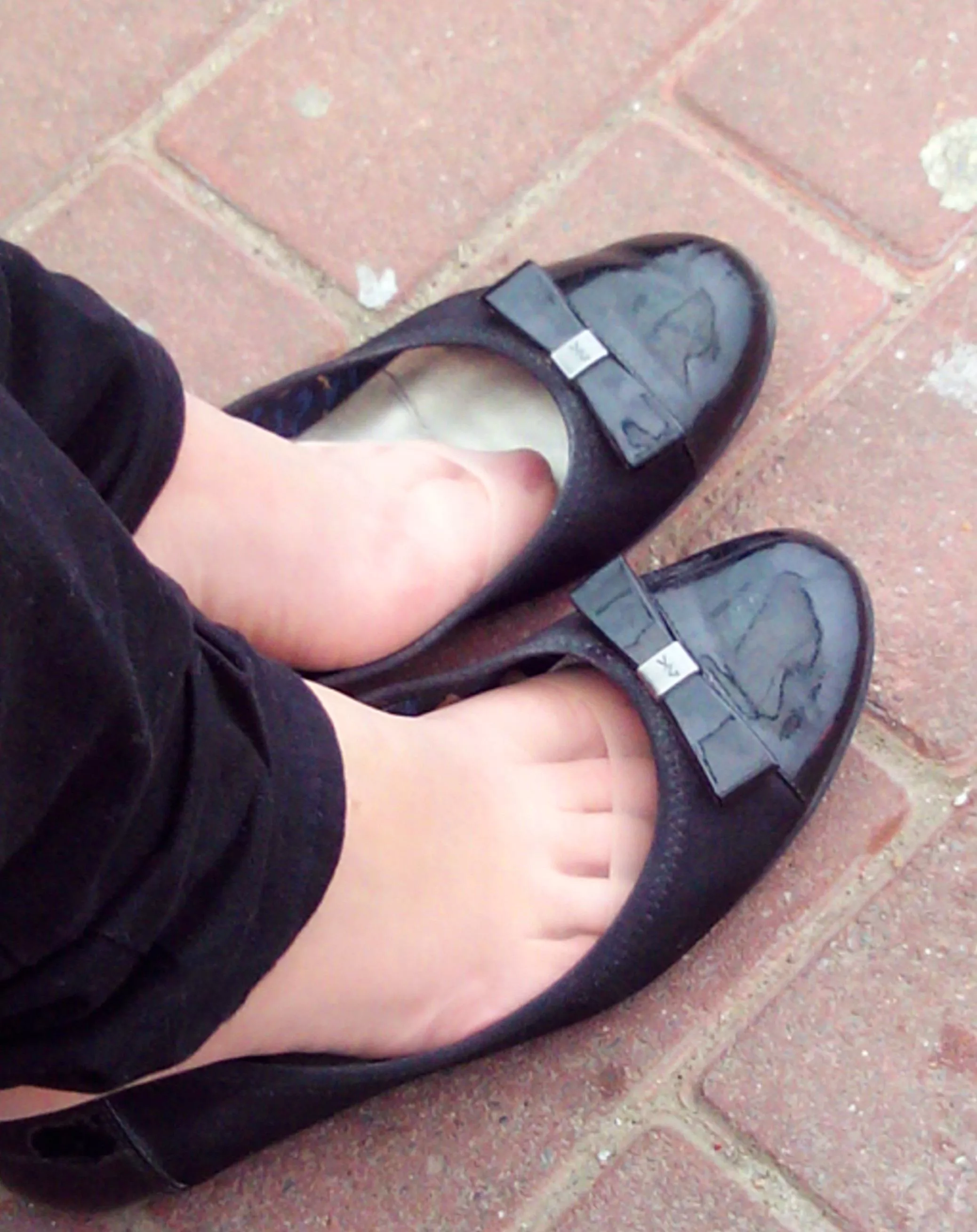 What would be your reaction seeing my feet like this in the street, would you be excited to sniffvthem ?