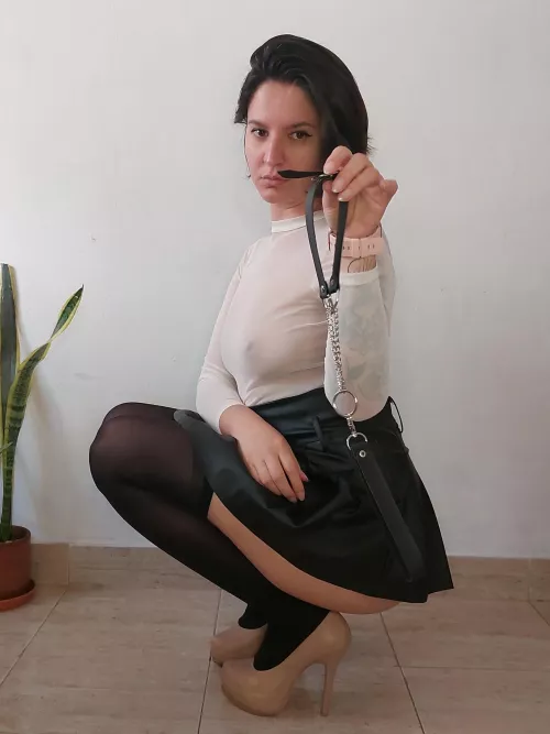 Where is mommy’s pet?