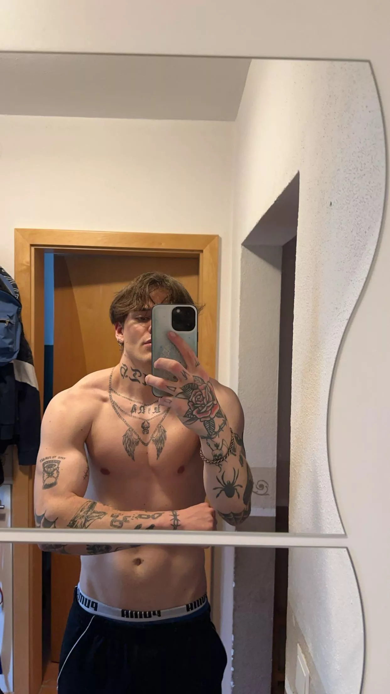 whos also into gym ?🫣🥰