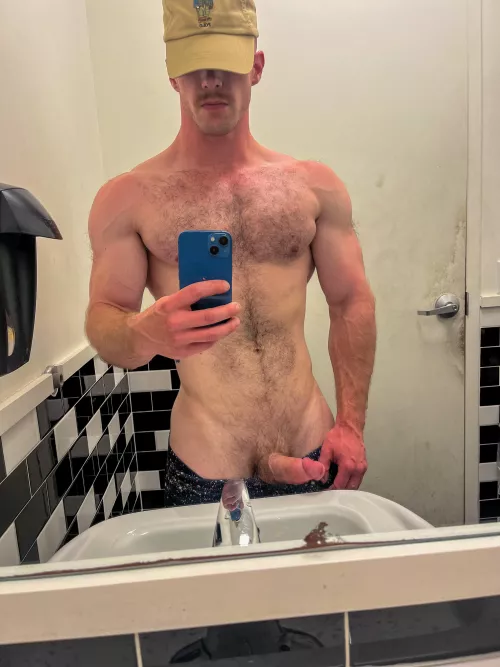 Who’s making me cum in the locker room? 