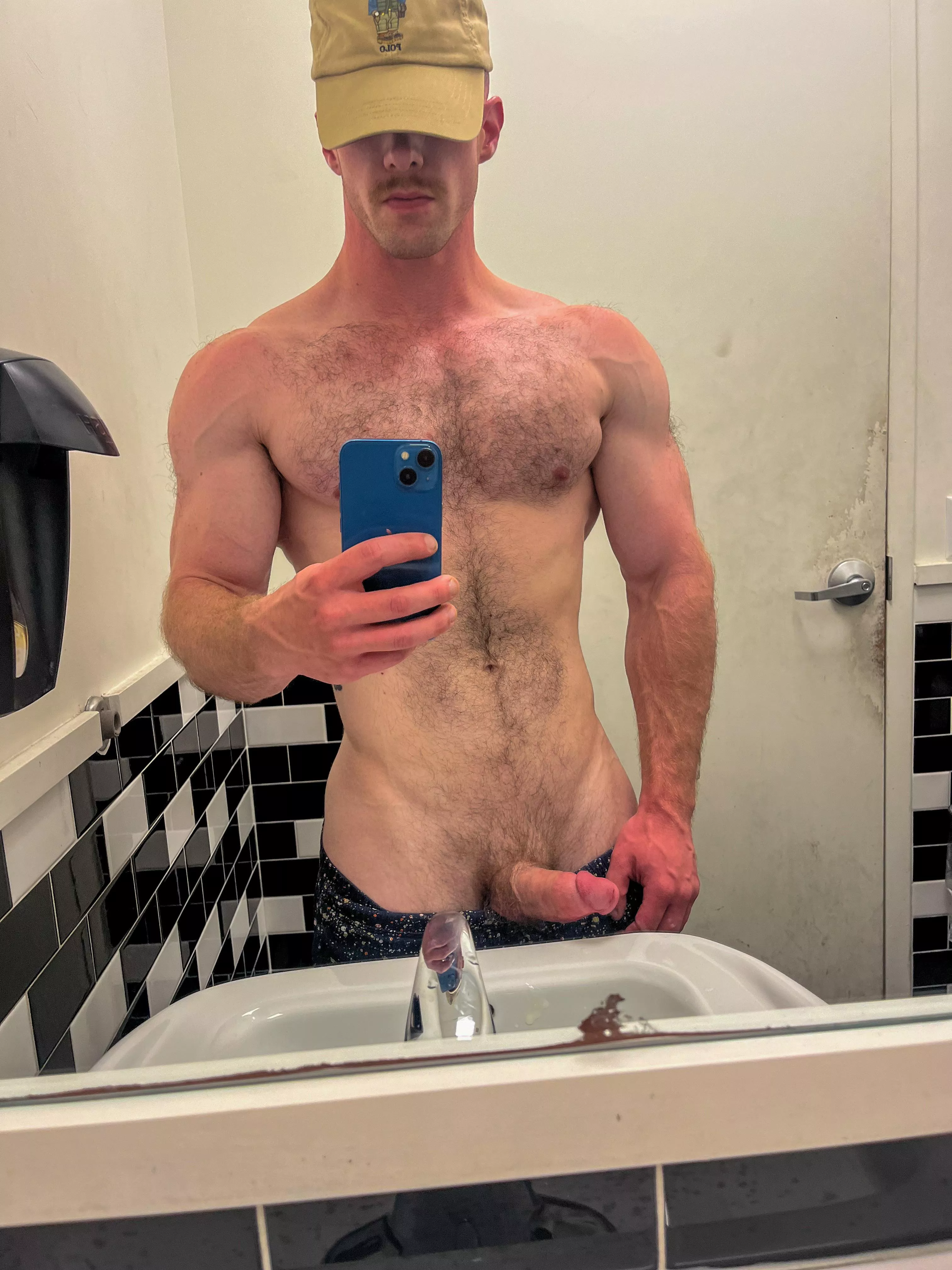 Who’s making me cum in the locker room? 