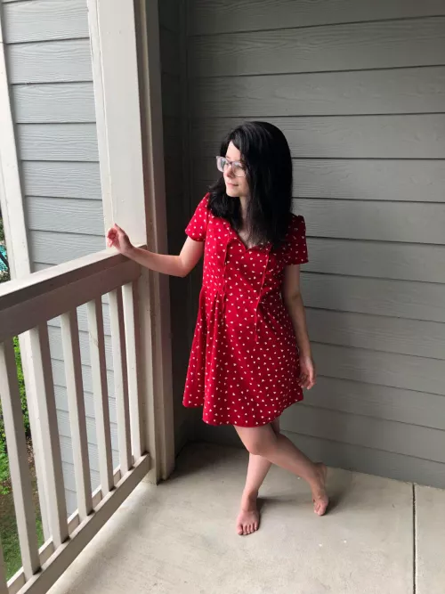 Worship Goddess Sunday. Don't keep me waiting. 