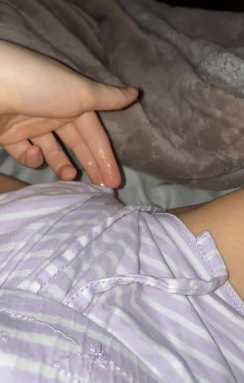 would any older men rub me over my pj’s?? 😳