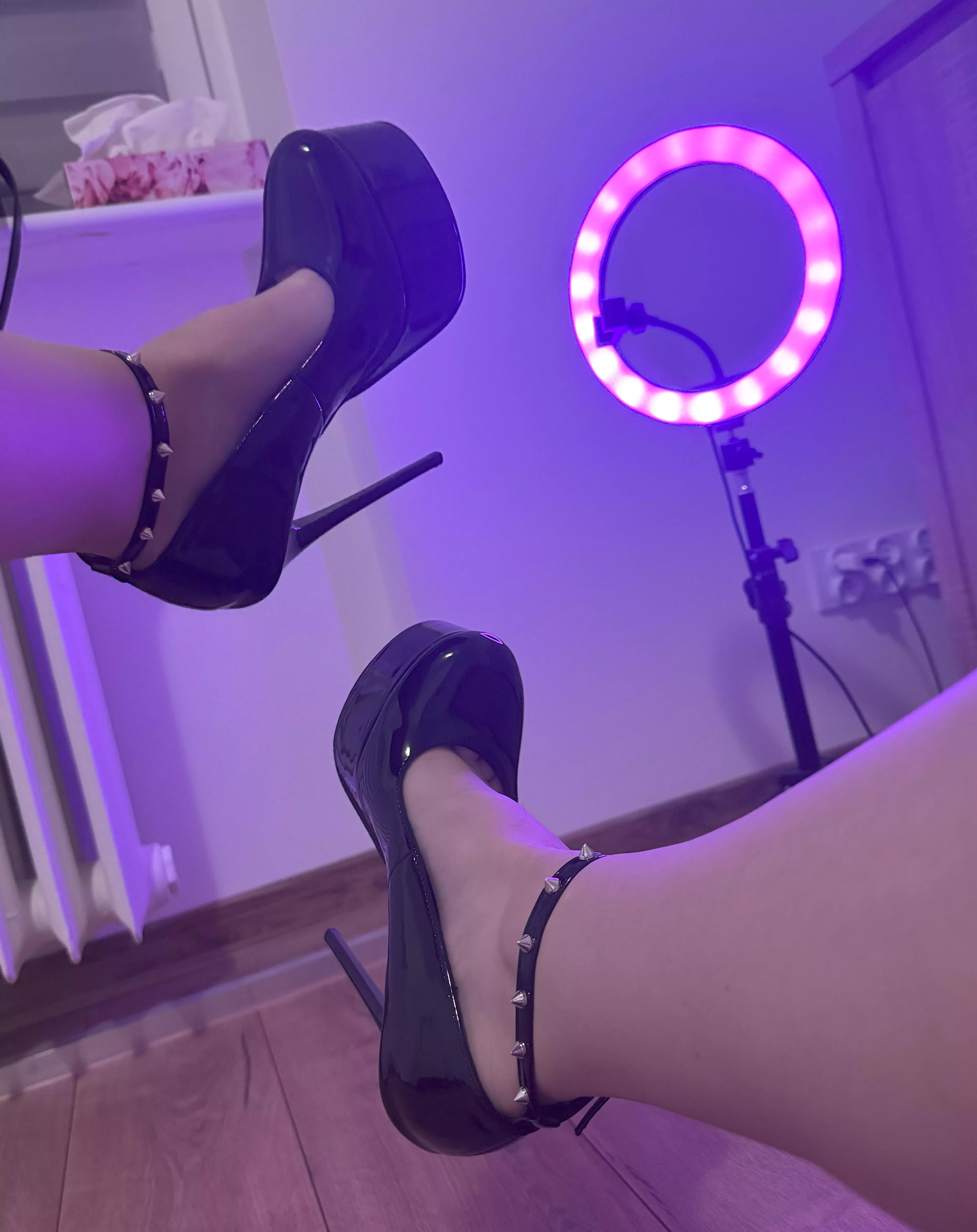 You can cum alll over my high heels