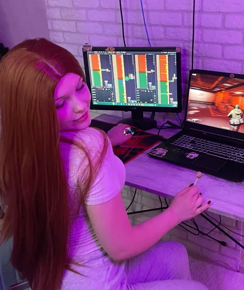 You like gamer girls, admit it