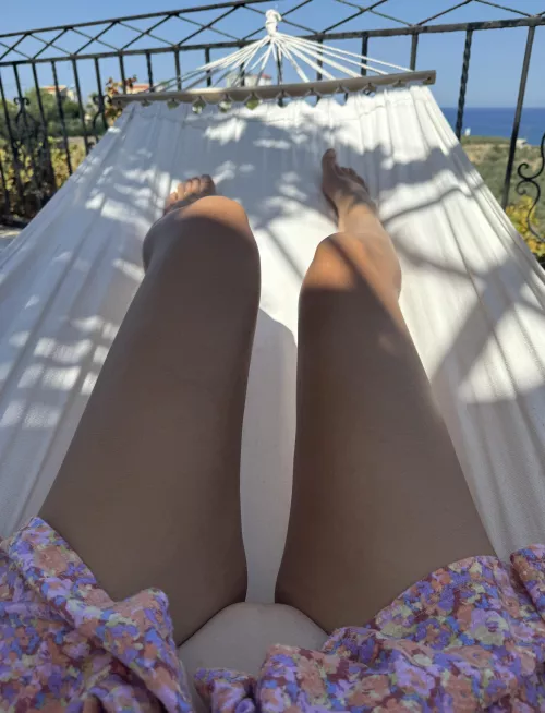 You like my legs in the hammock