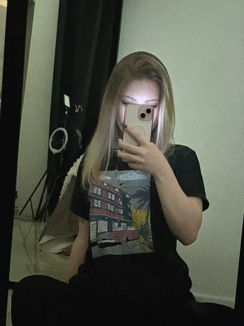 18 F4M. Living out my wildest fantasies, One cosplay at a time