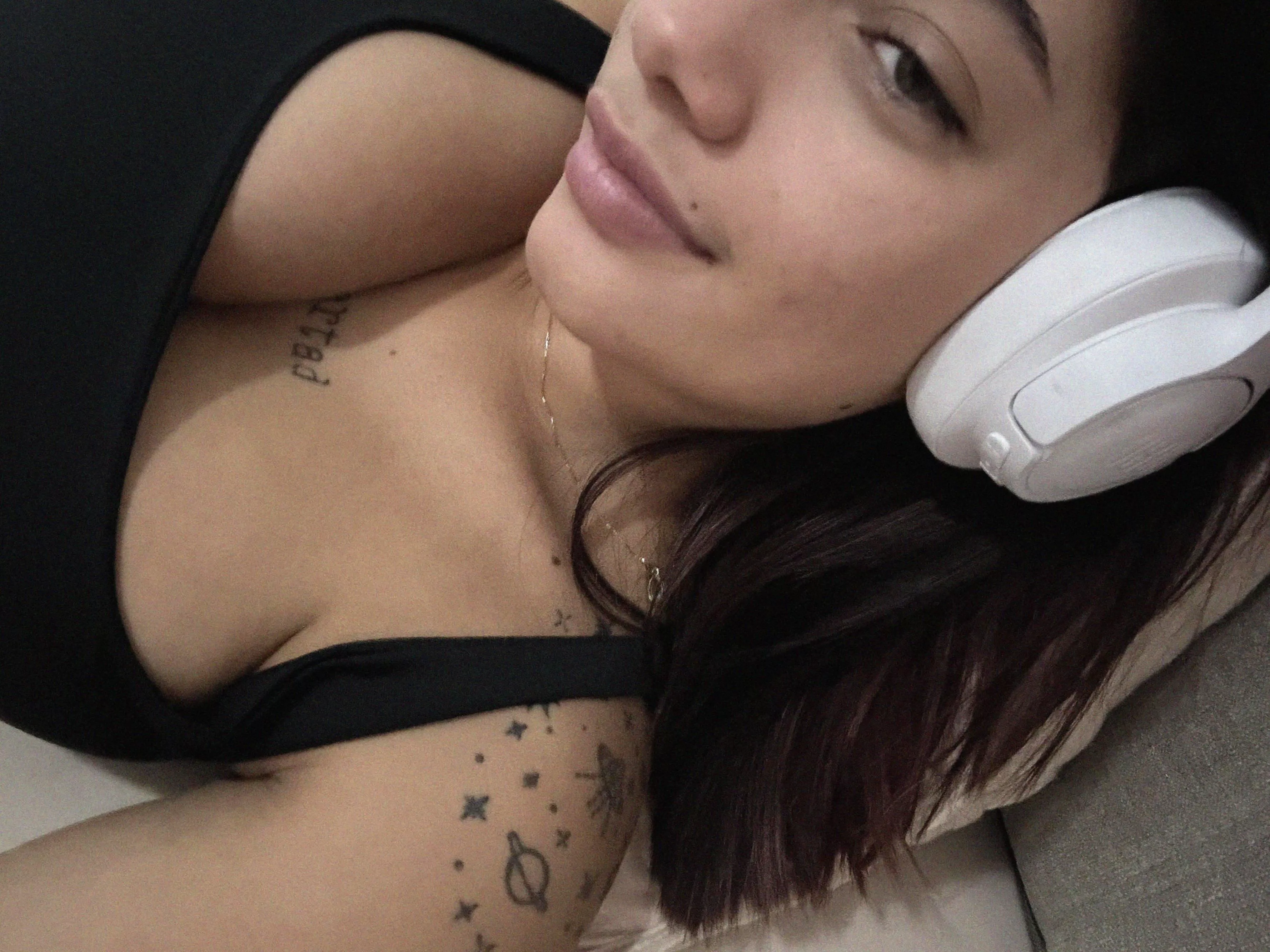 19 [F4M] Tired from babysitting, but im ready for some adult fun