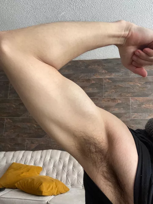[19] I want to rub my hairy pits all over your face
