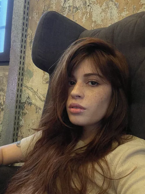 20 F4M 'Location' Melbourne looking for discreet dates, I'm down to any fun idea