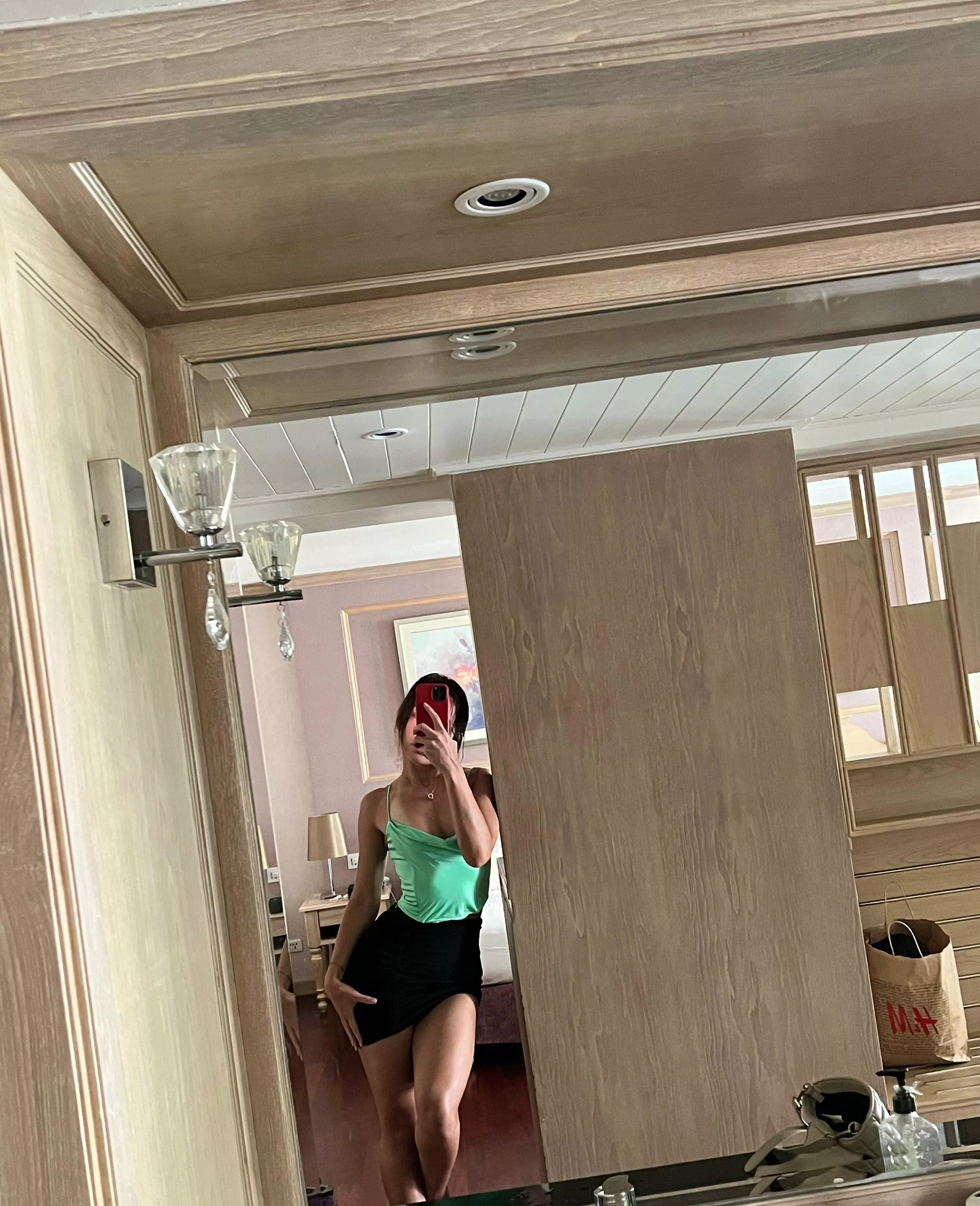 21 [F4M] #Chicago just back from my run getting ready for my shower