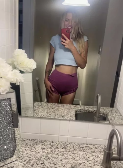 31f the mom next door