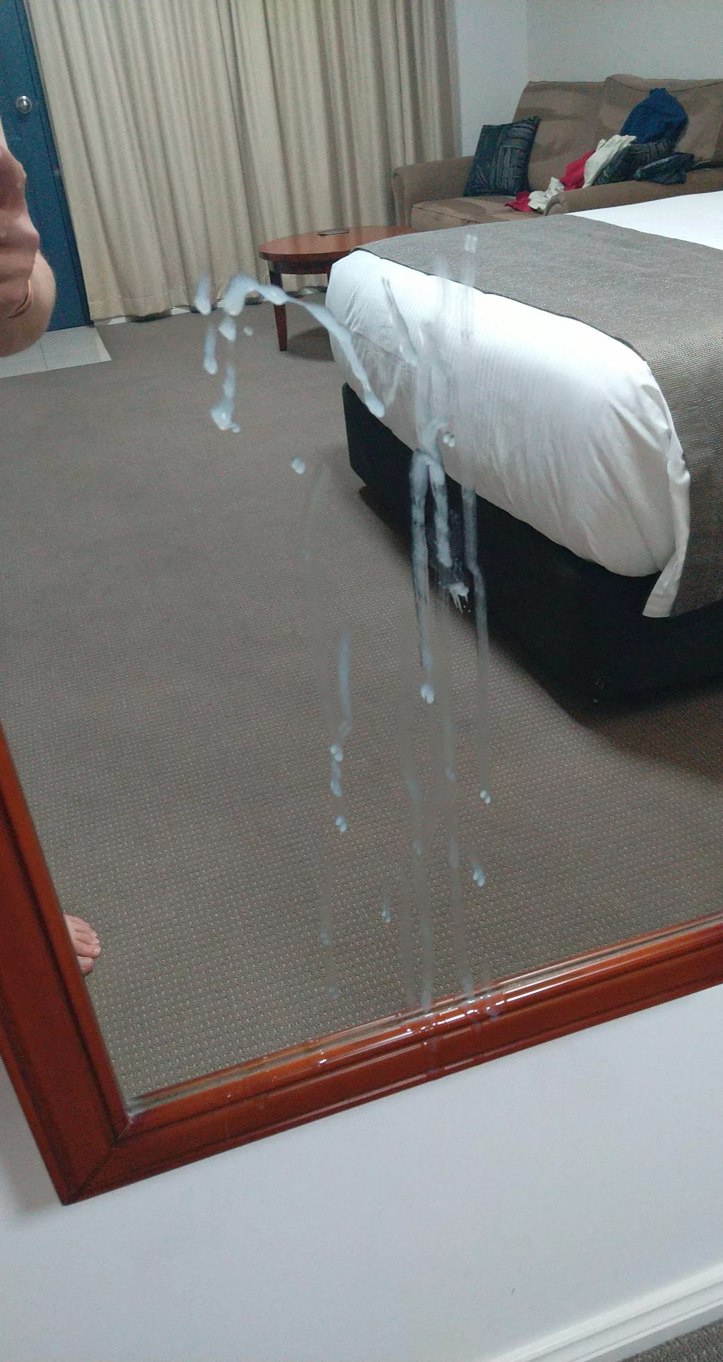 (34) long time lurker, hotel mirror