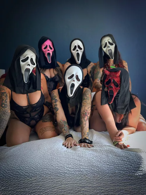 [40F] Don’t be scared we don’t bite… hard (OC) 