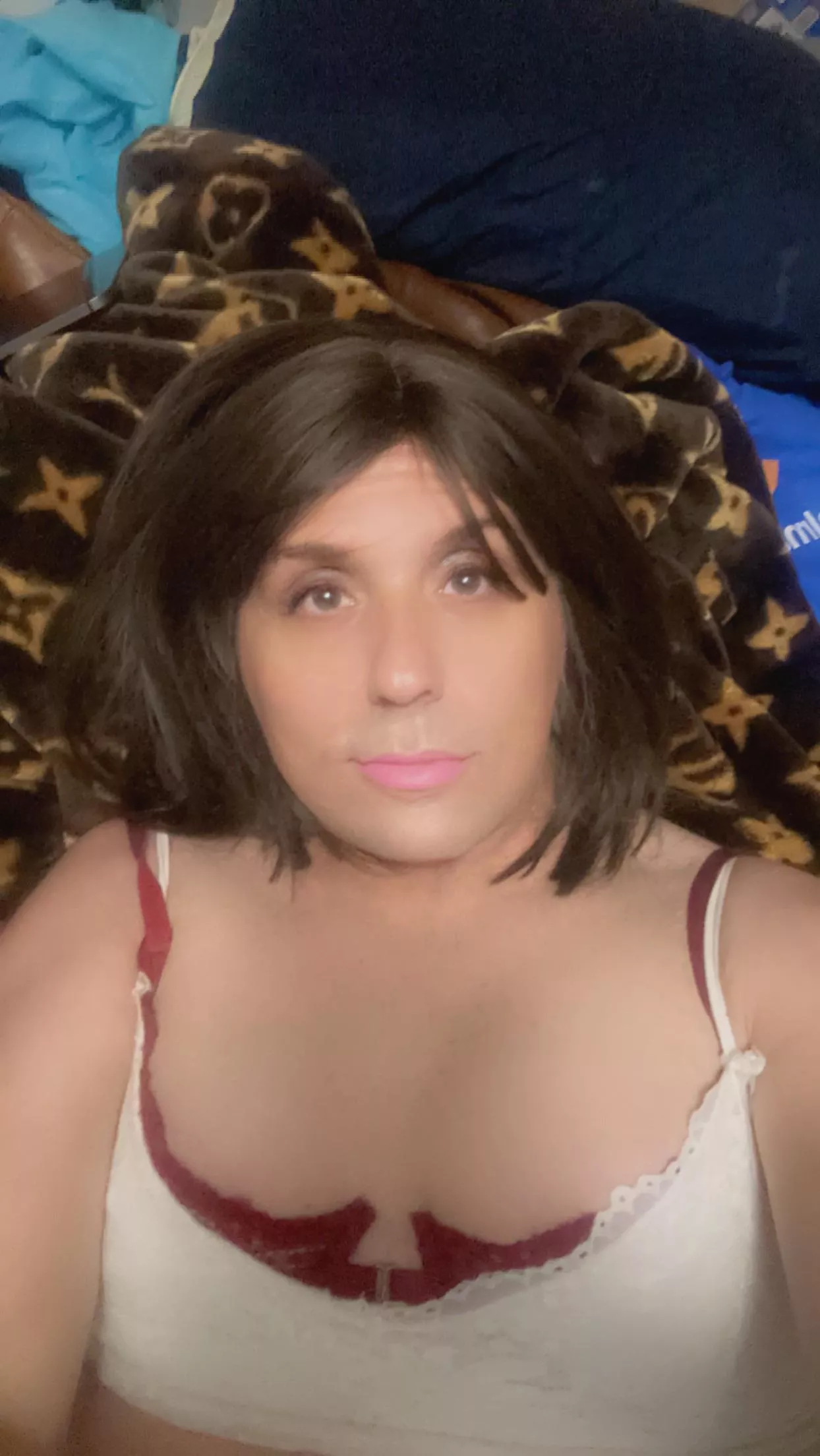 43 yr old sissy Hamilton looking for sadistic fun today 