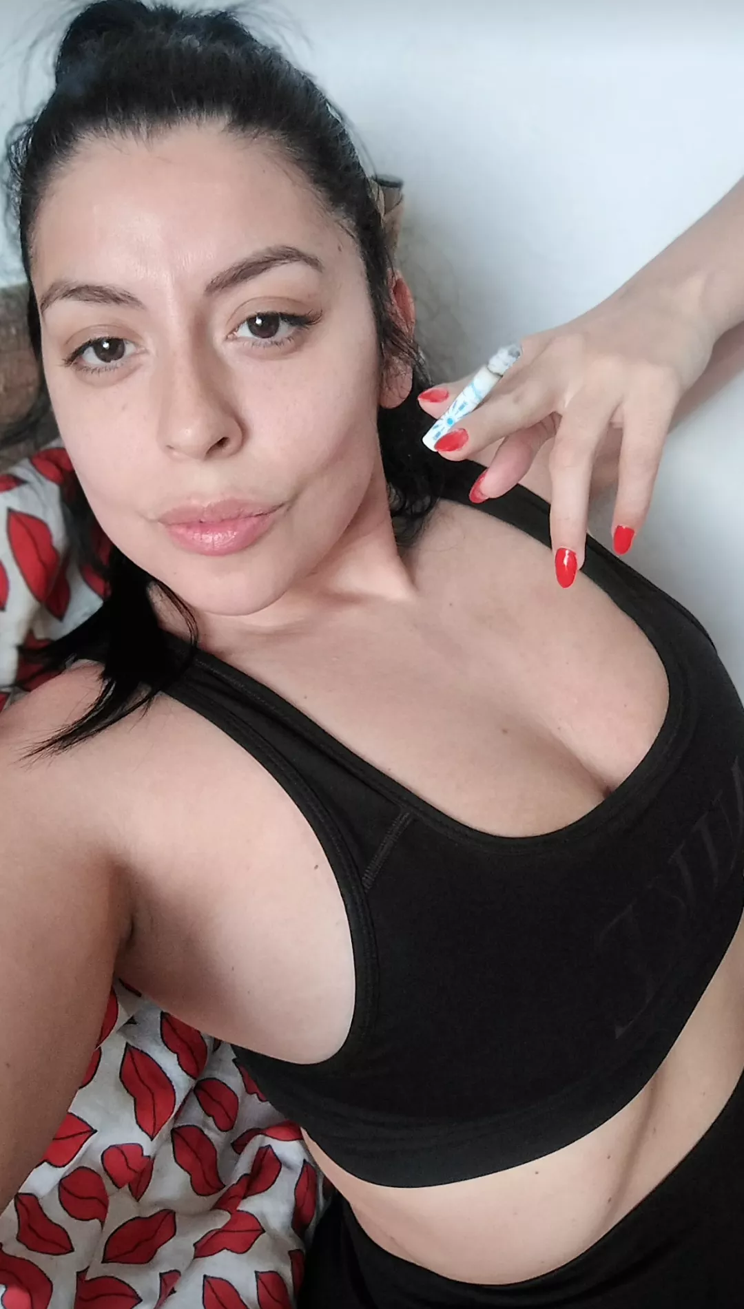 A cigarette to start the day and remember how beautifully you fucked this milf last night