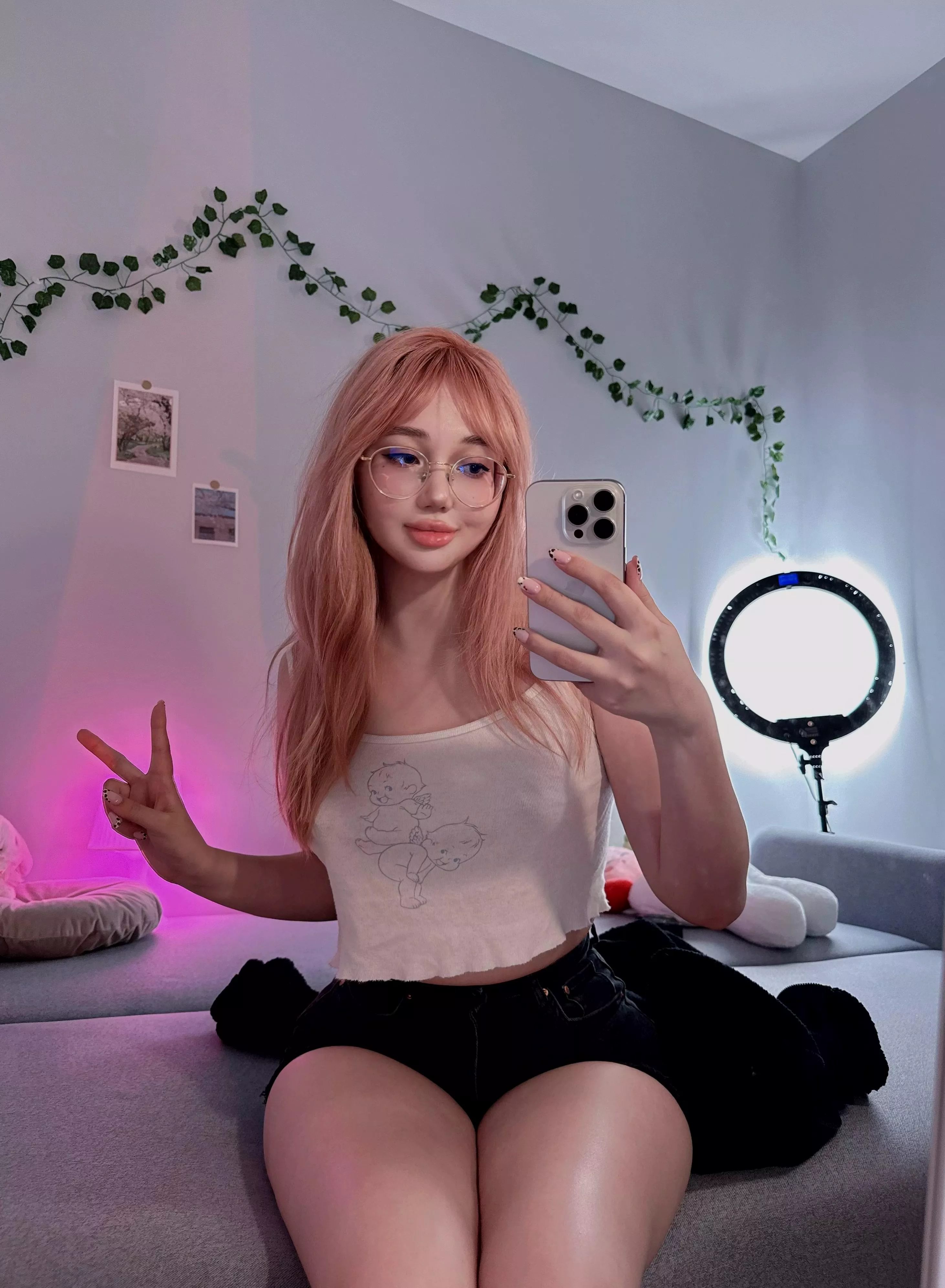 A simple selfie to make your day. 