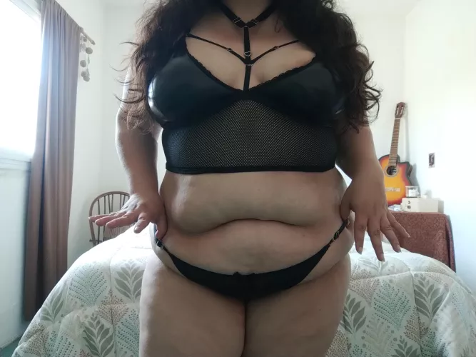 A soft belly can make you get so hard 