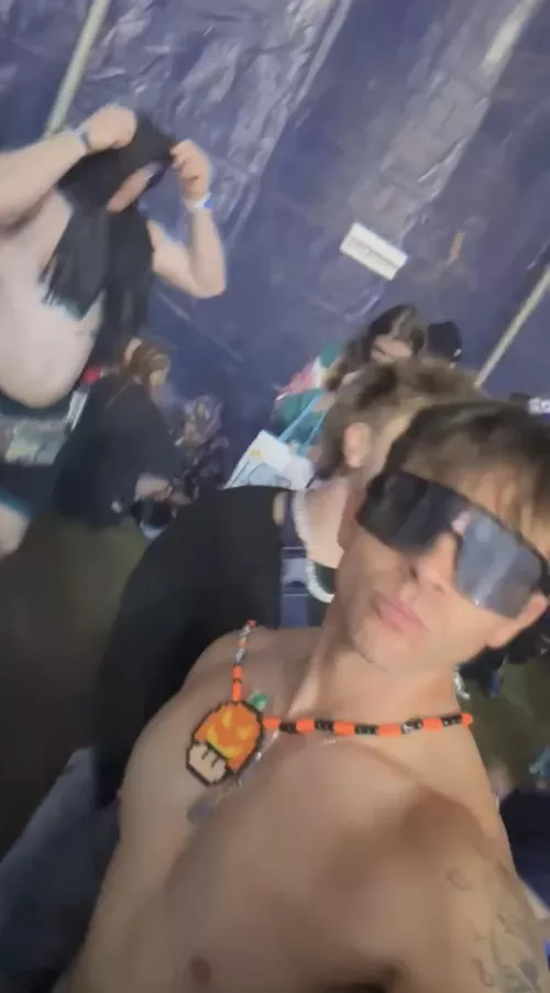 Any rave girls out there?