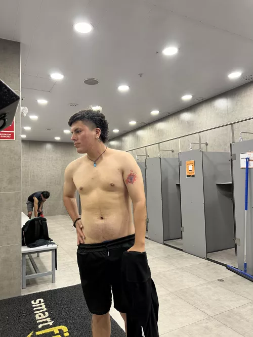 Anyone want to smell this sweaty soccer player’s body? Haha, after each session I end up soaked haha.