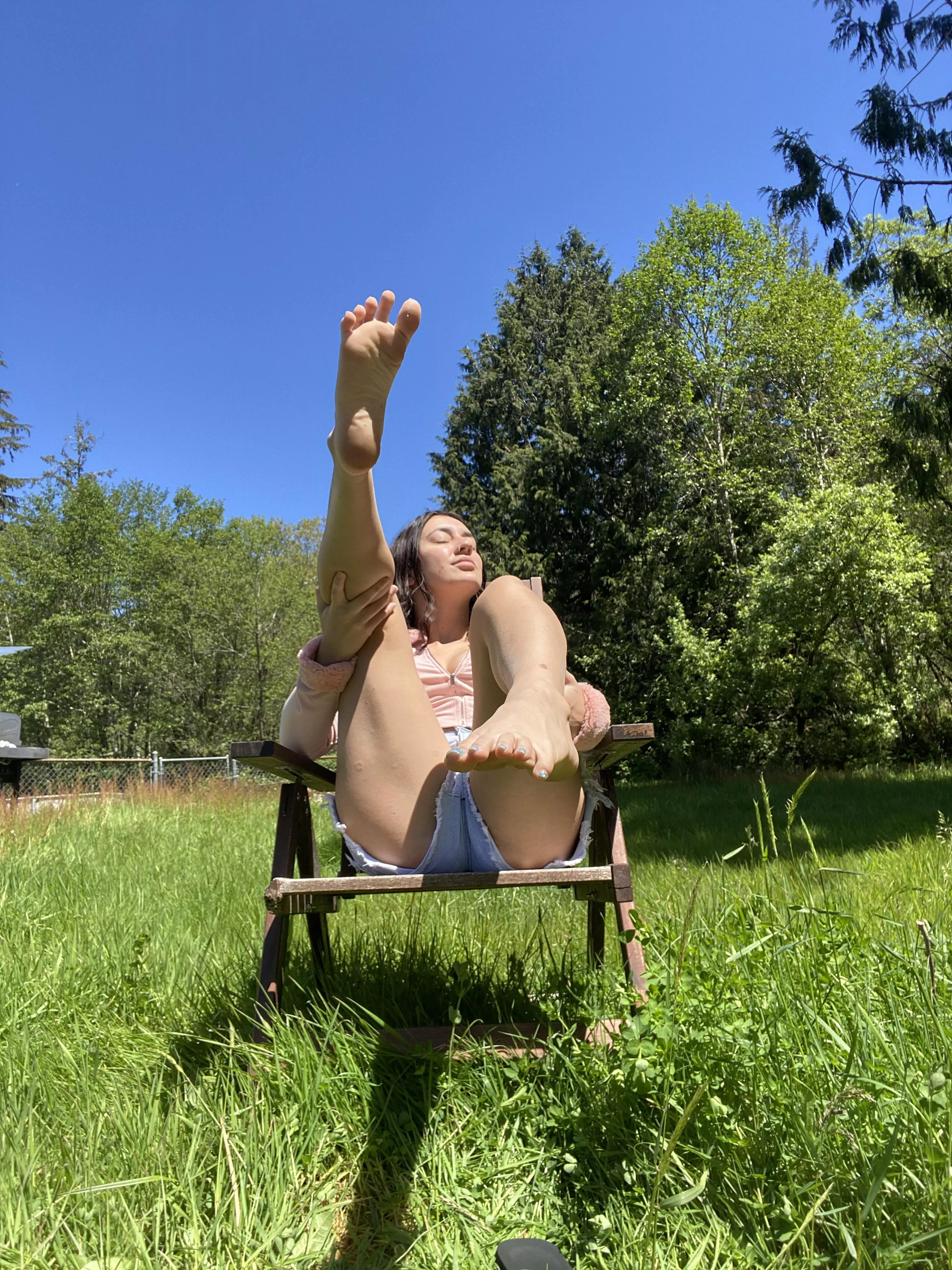 Are my feet making you weak? 