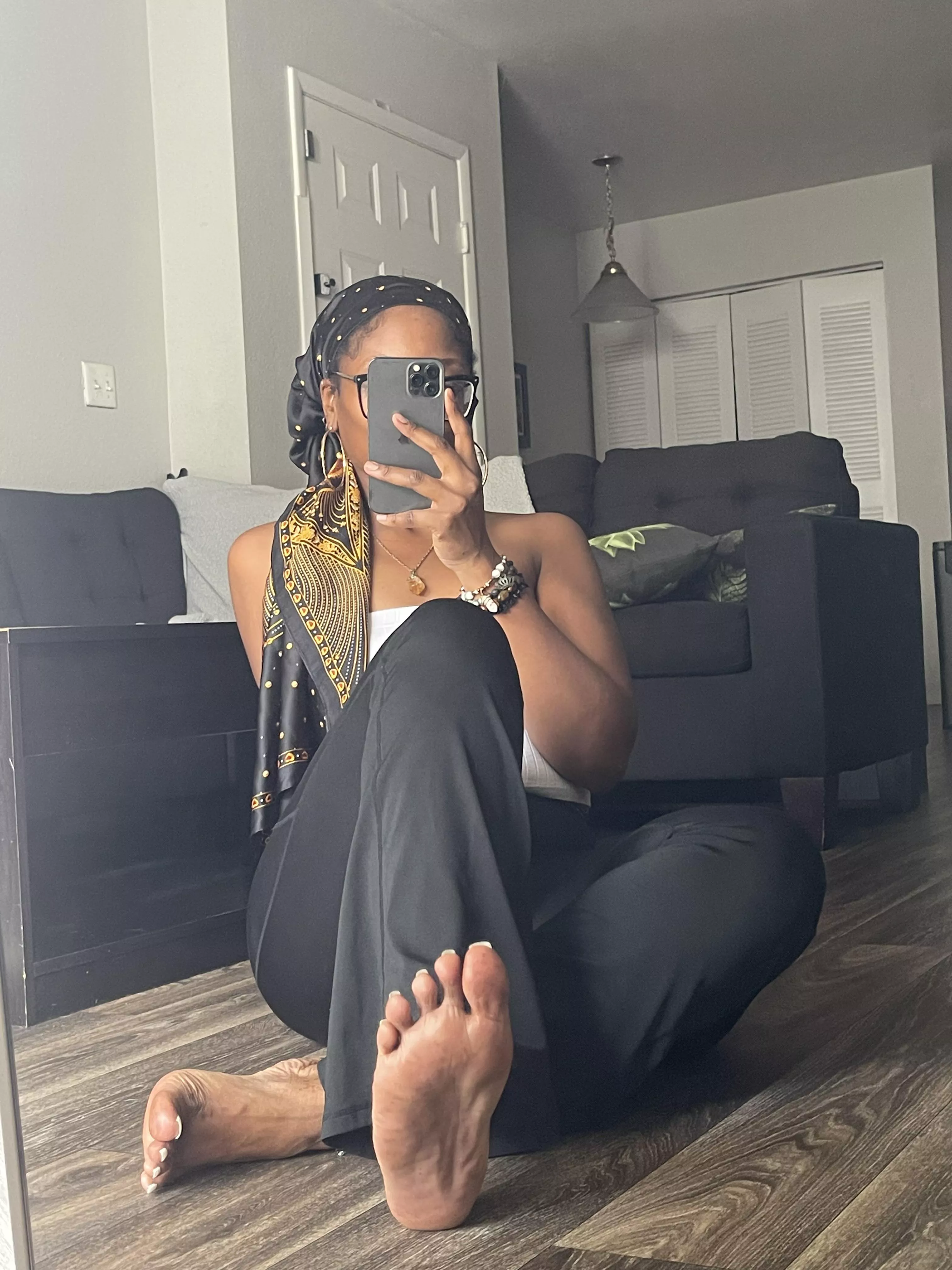 bow down. ur wallet is the only thing that can afford me✨