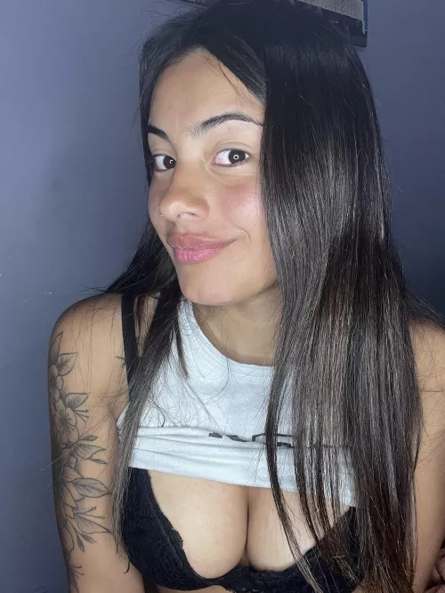 Can you help me put my bra up?🥰