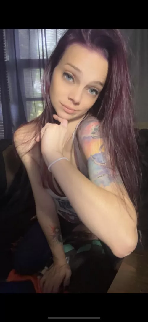 Come here my little simp. I need me a distraction a dork will do just fine 🤭